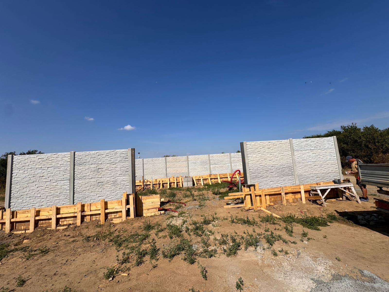 Lucrare MTZ Prefabricate - gard prefabricat beton 38